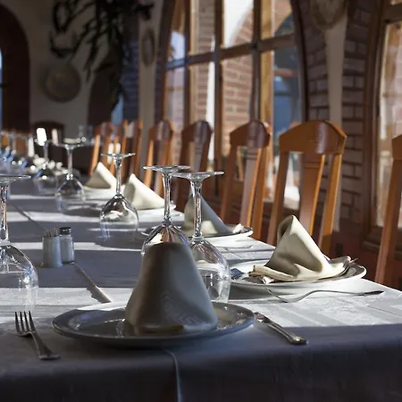 Hotel El Meson De Despenaperros 2*
